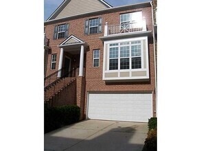 Building Photo - 11040 Brunson Dr