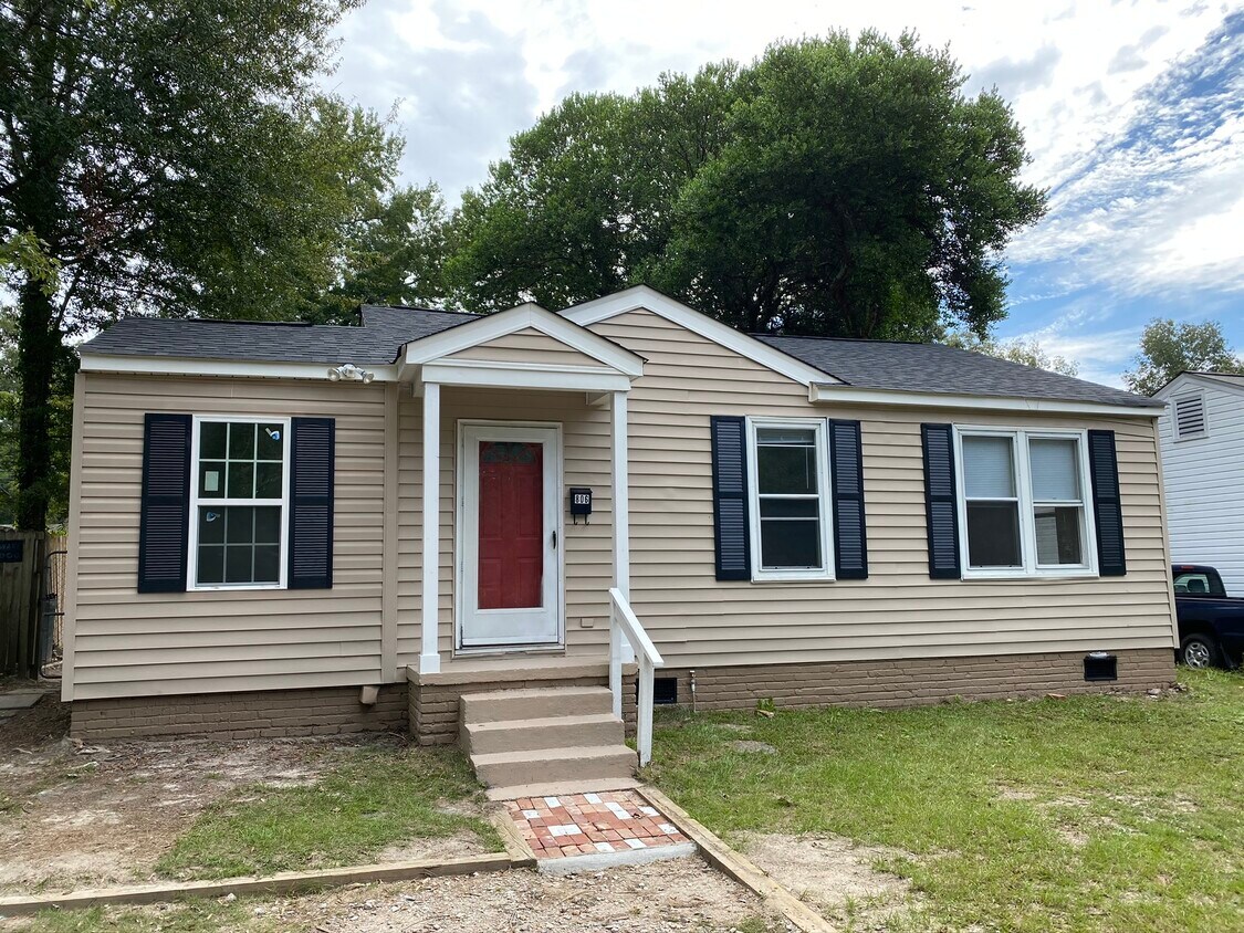 Primary Photo - 806 S Prospect St