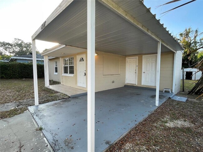Building Photo - 1208 Carlton Ave