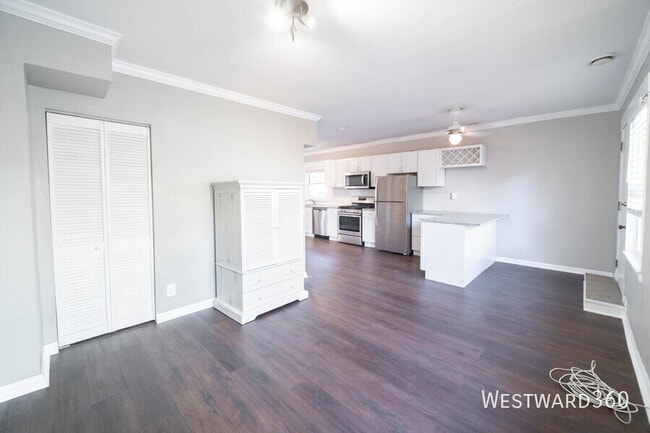 Foto del edificio - 921 W Winona St