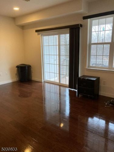 Foto del edificio - 444 Tower Blvd