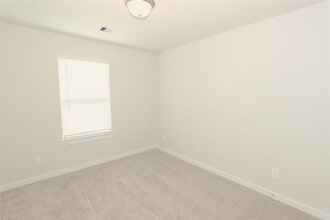 Building Photo - 5518 Handlewood Ln