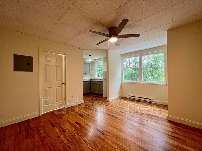 Foto del edificio - 43 Ravenscroft Dr