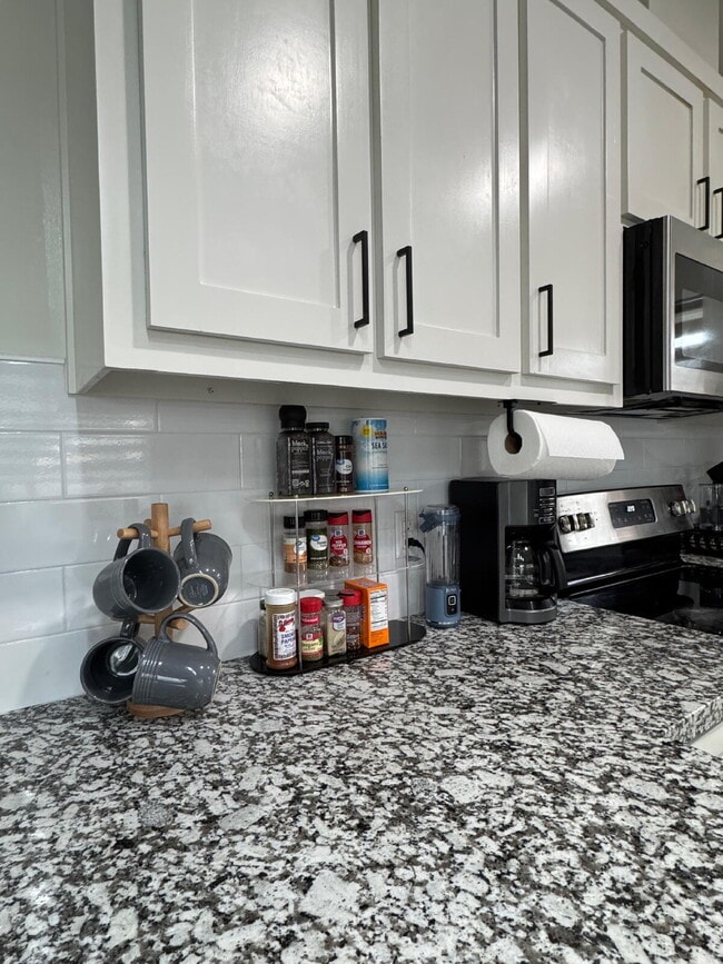 Foto del edificio - "Stylish 2-Bed, 2-Bath Gem with Granite Touches in Pharr, TX!"