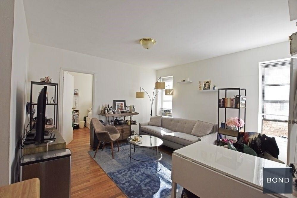Primary Photo - 205 Allen St
