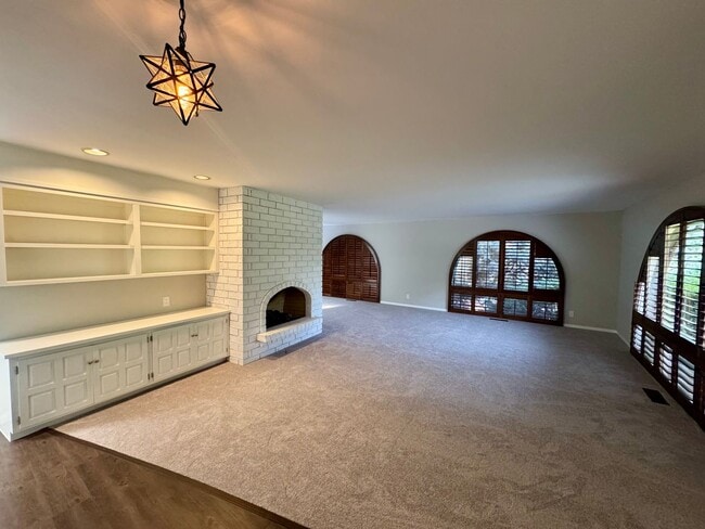 Building Photo - Spacious Single Level Home with Swimming Pool in Alamo Available Now!