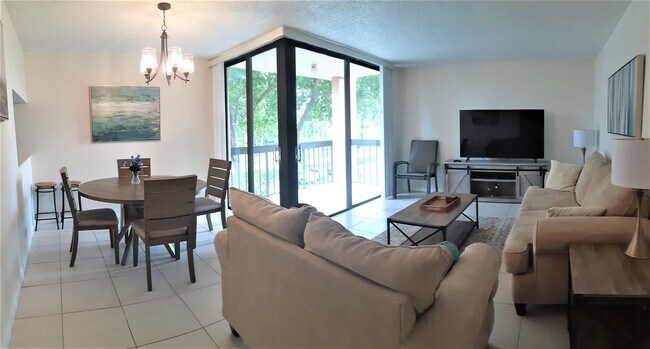 Building Photo - 750 Egret Cir
