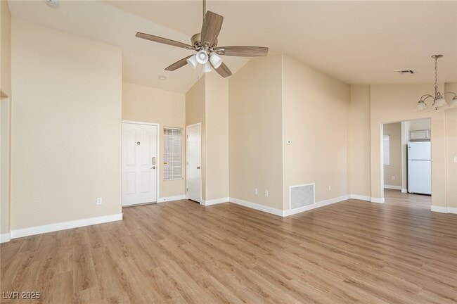 Foto del edificio - 2845 Carmel Ridge Dr