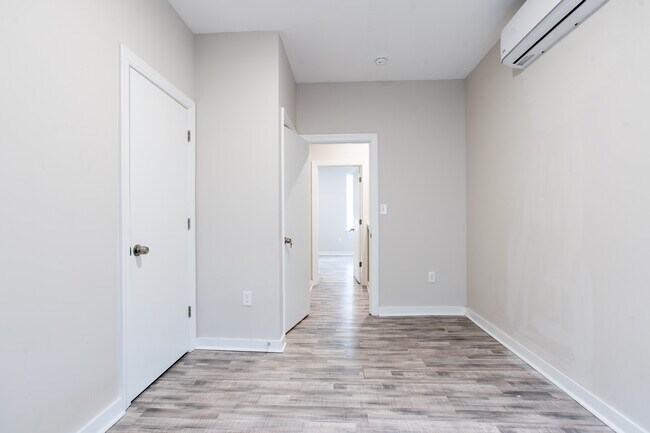 Building Photo - 2740 N Ringgold St