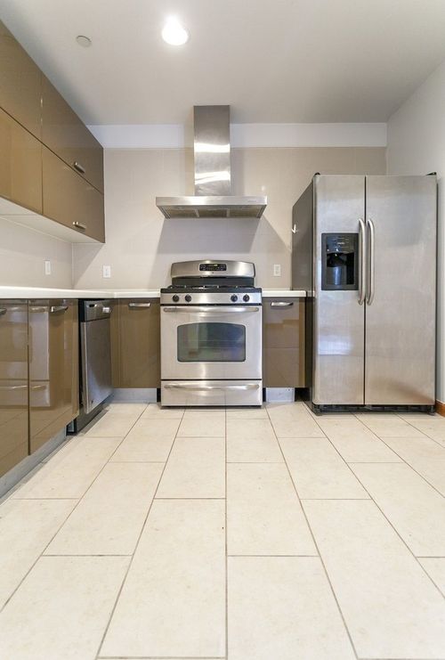 Building Photo - 88 Ridge St