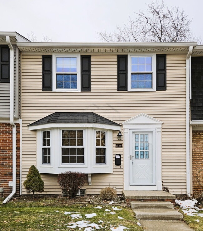 Building Photo - 19707 Hayes Ct