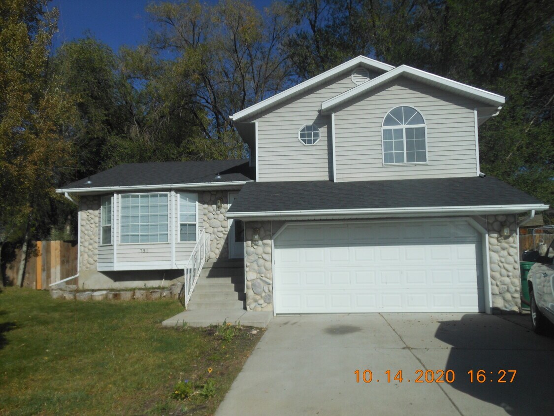 Primary Photo - 791 E Savannah Ct