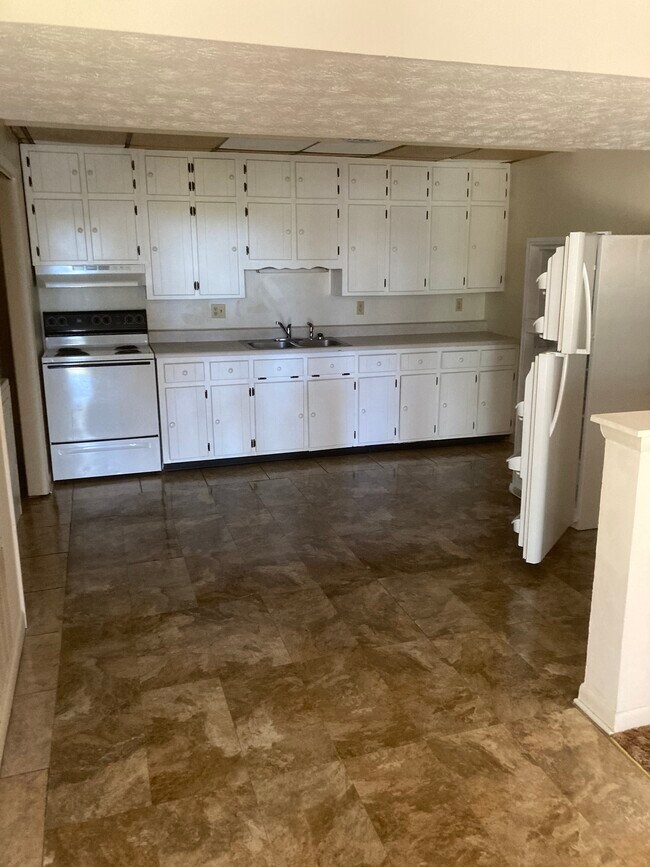 145 Skinner Ln Unit A, Corbin, KY 40701 Apartments in Corbin, KY