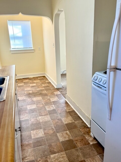 Cocina - 1851 N Johnston Ave