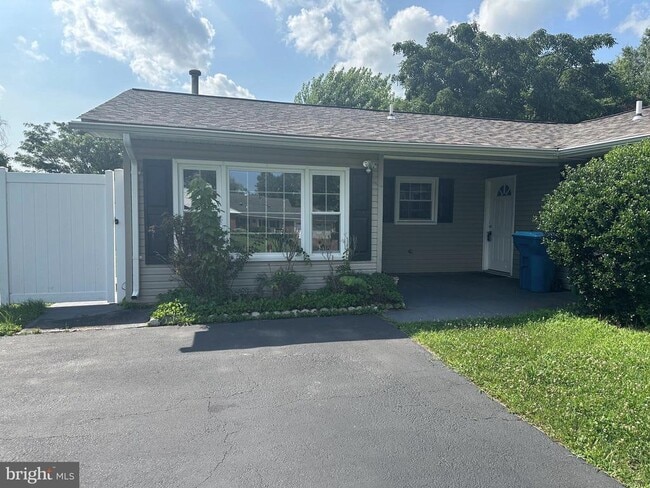 Building Photo - 4128 Point Hollow Ln