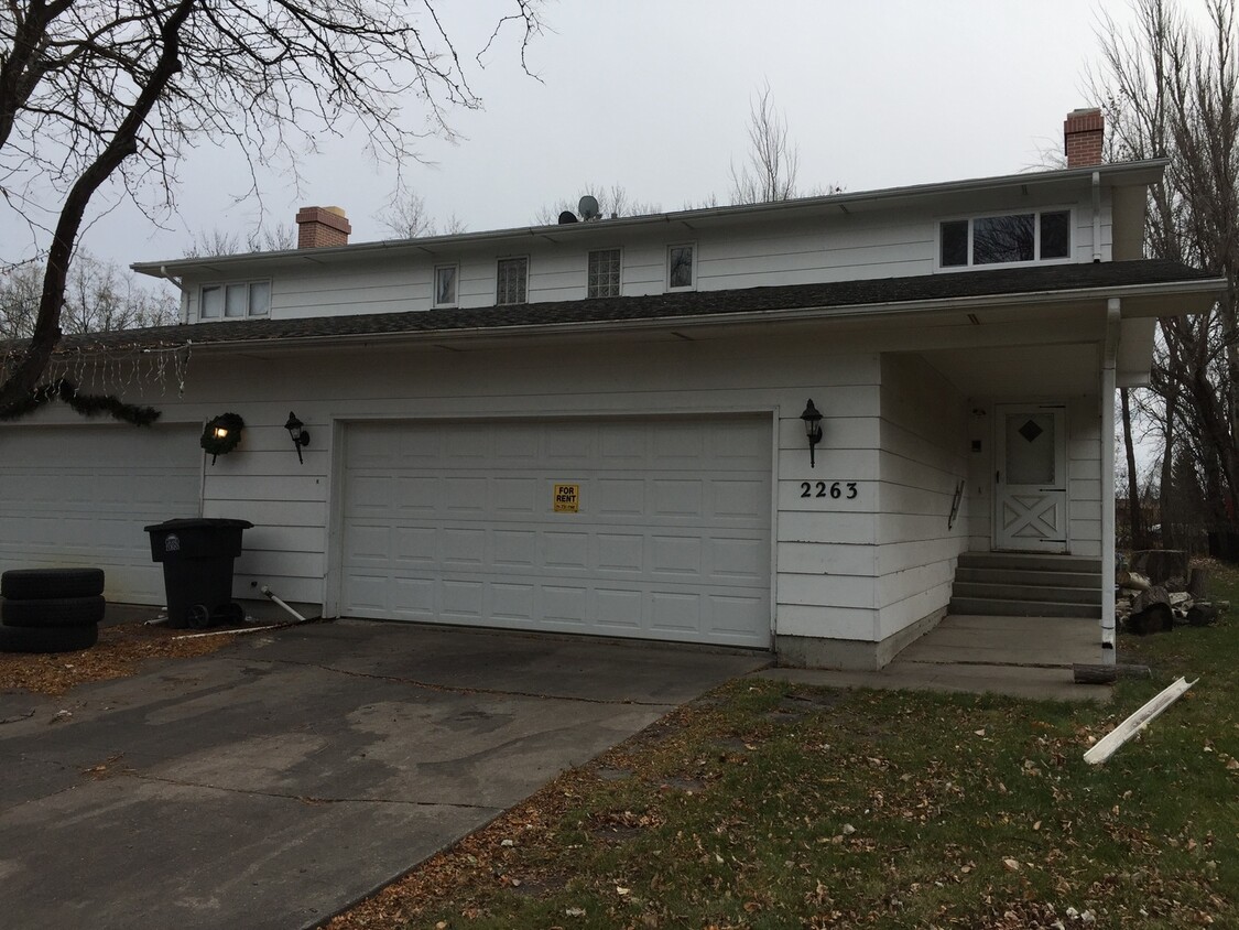 Primary Photo - Springbrook Duplex
