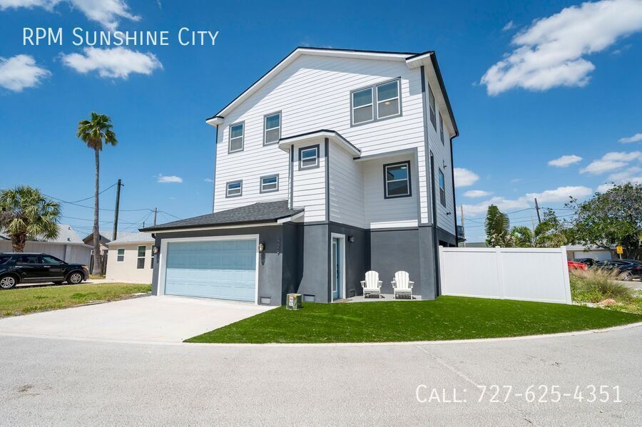 Primary Photo - 429 137th Ave Cir