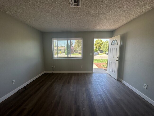 Foto del edificio - 420 S Walnut Ave