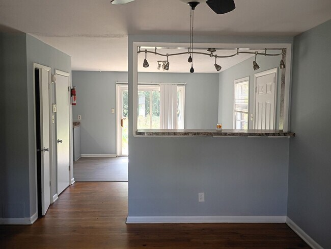 Foto del edificio - 3 BED 1.5 BATH IN HEART OF FAYETTEVILLE NC