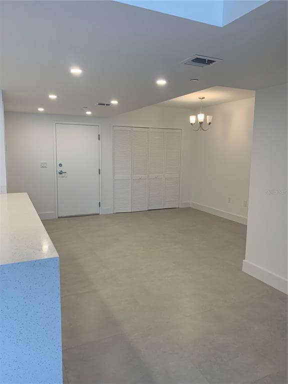 Building Photo - 13800 Highland Dr