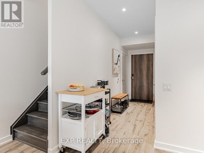 Building Photo - 251 Manitoba St