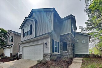 Building Photo - 156 W Oaks Pl