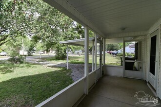 Building Photo - 10 Bertram St