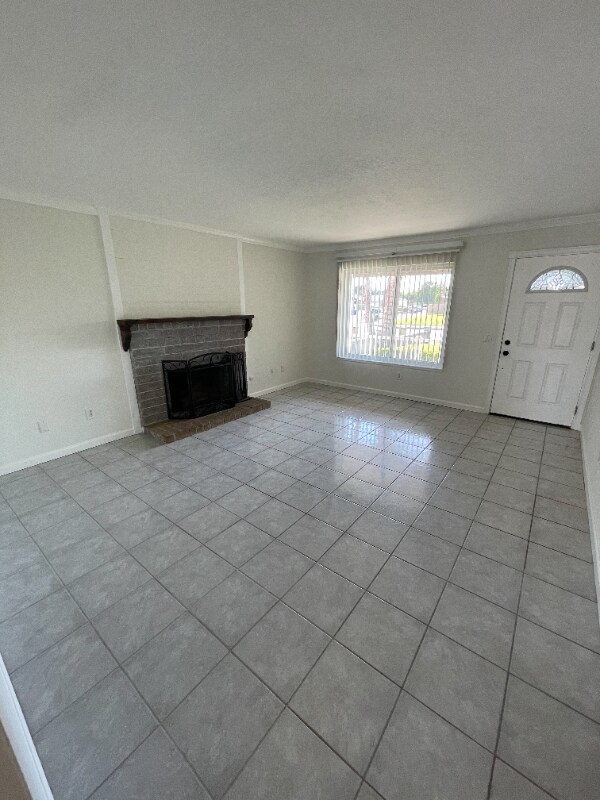 Building Photo - 8671 Willow Dr