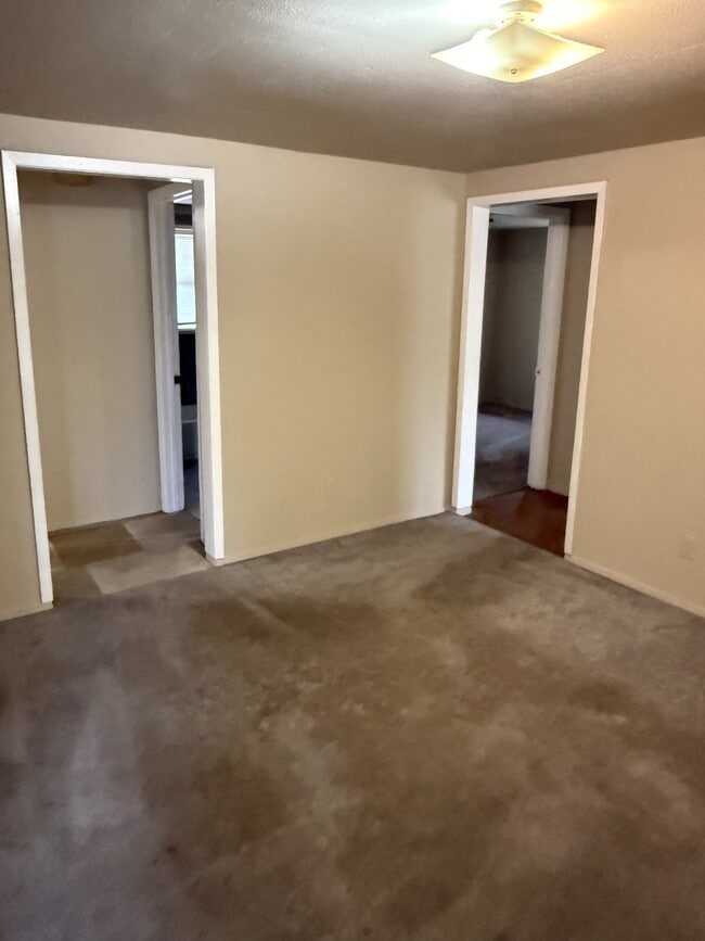 Foto del edificio - 182 Garrett Dr