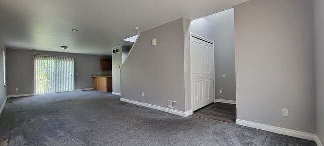 Foto del edificio - 3253 E 11 Mile Rd