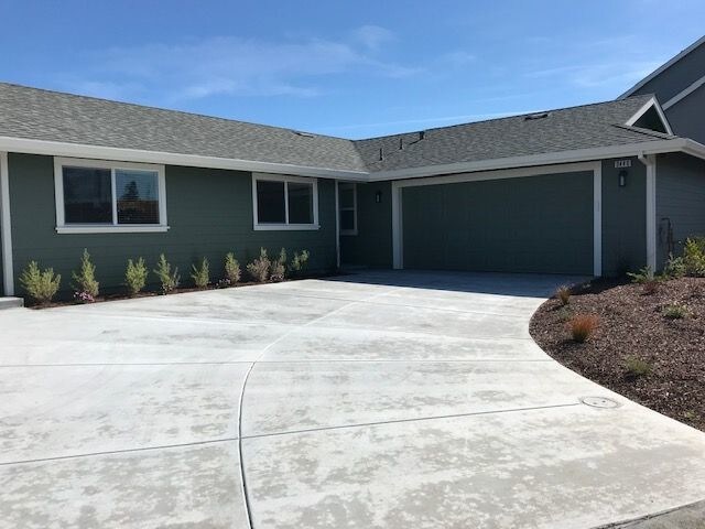 Building Photo - 3446 Santiago Dr