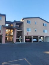 Building Photo - 2900 W Marina Dr