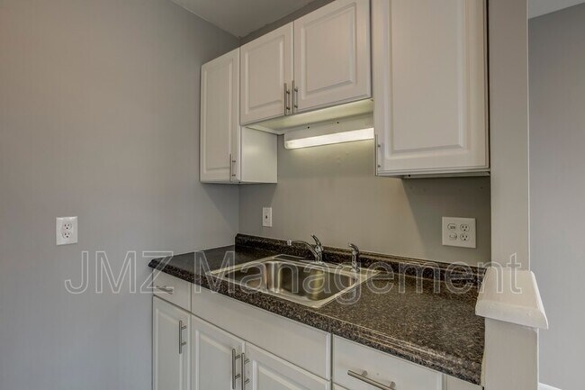 Foto del edificio - 3915 Devon Rd