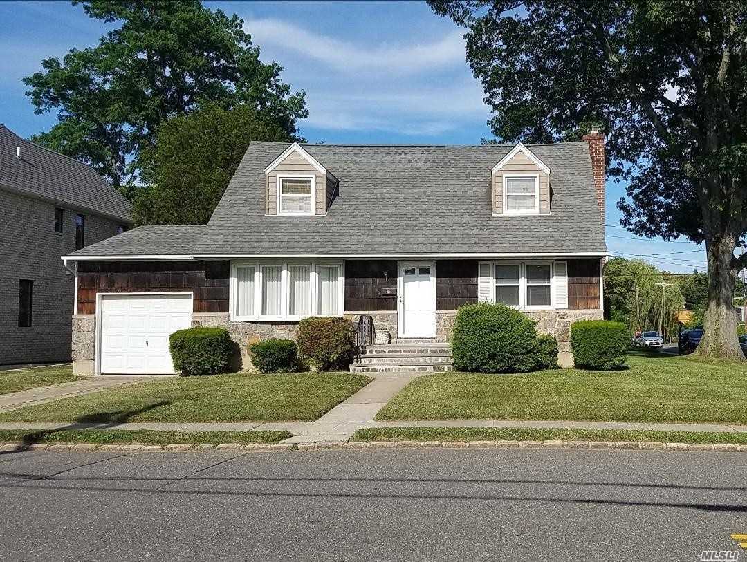 Foto principal - 94 Plympton Ave