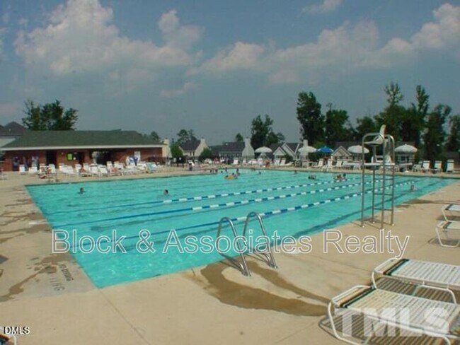 Foto del edificio - 2212 Persimmon Ridge Dr