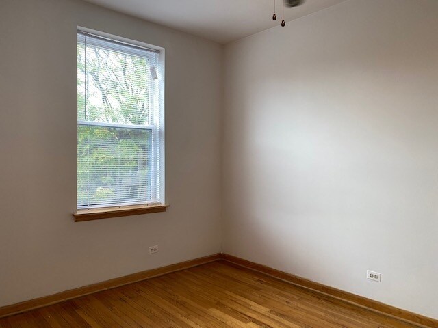 Building Photo - 644 1/2 W Buckingham Pl