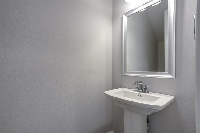 Foto del edificio - 2472 King Arthur Blvd