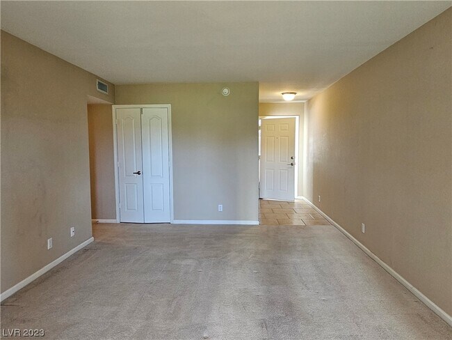 Foto del edificio - 2831 Geary Pl