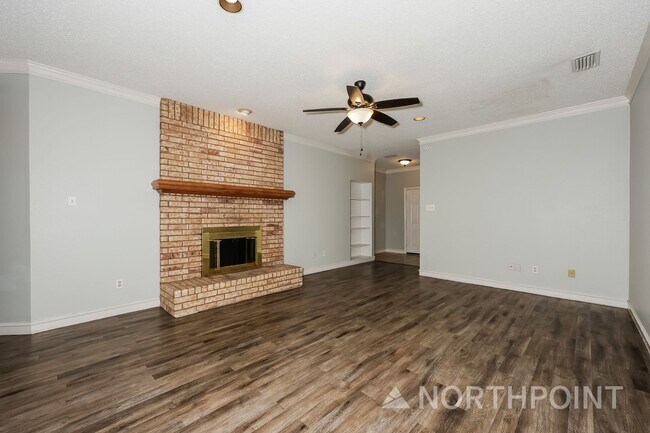 Foto del edificio - 4BR/2BA | Renovated Single Family Home | 2 car garage | Gated backyard