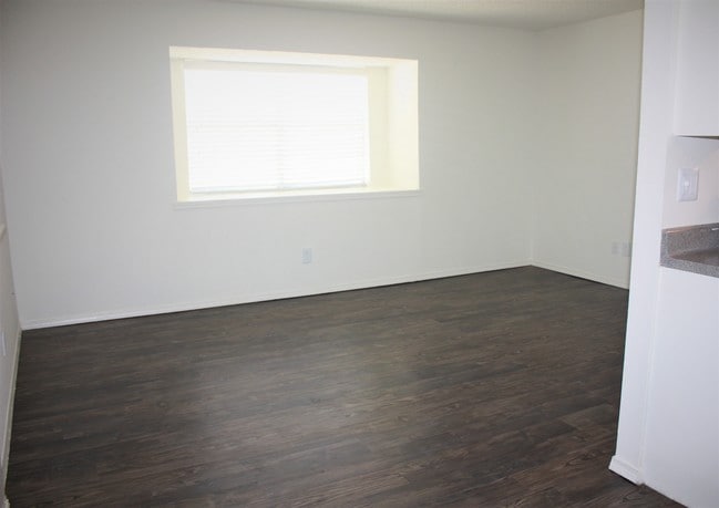 Building Photo - Landry Apartment Homes