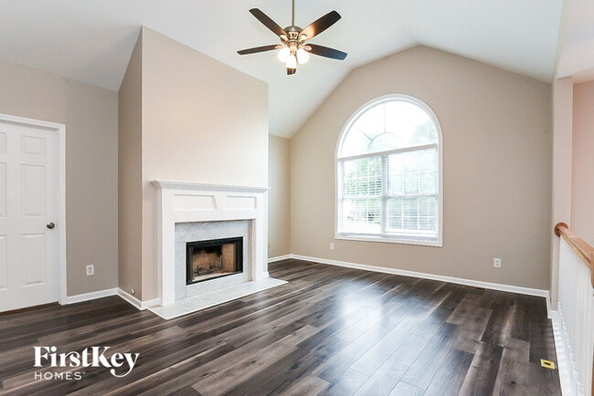 Building Photo - 3690 Autumn View Dr