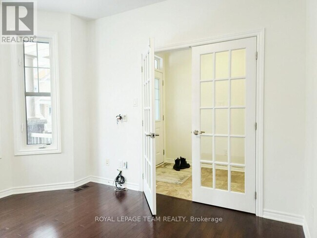 Photo du bâtiment - 113 Lily Pond St