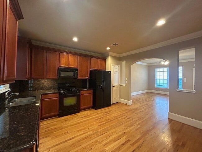 Building Photo - 1724 Aden Mist Dr
