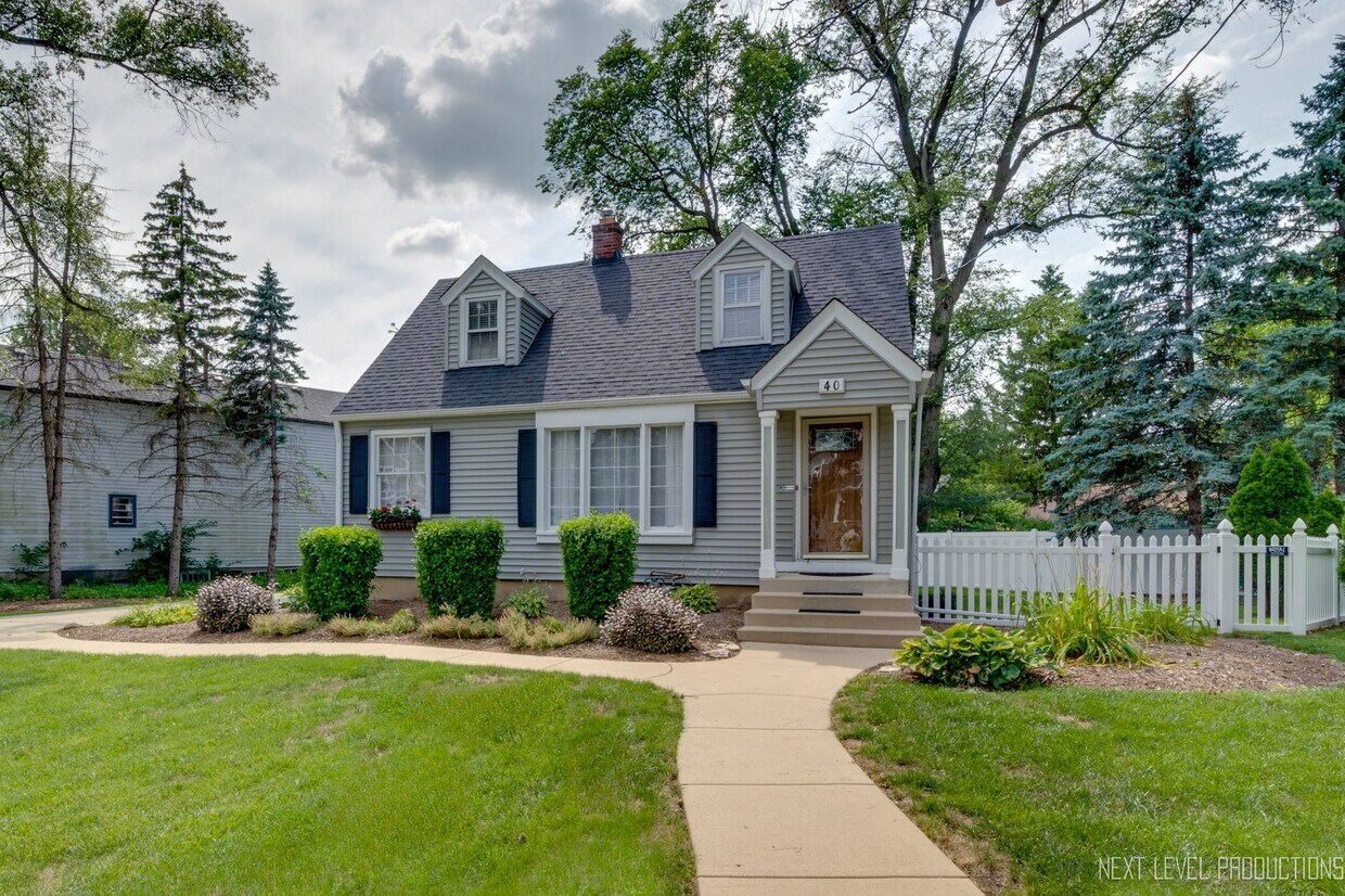 40 S Pine St, Geneva, IL 60134 House Rental in Geneva, IL