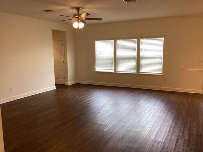 Building Photo - 646 Welcome Home Drive