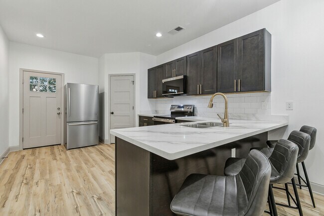 Foto del edificio - 3923 Clematis St