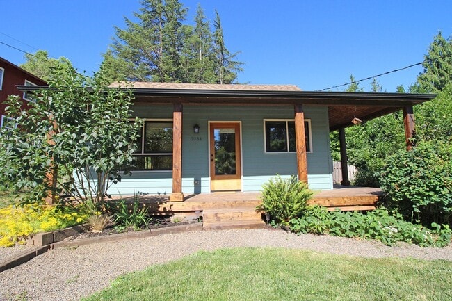 Building Photo - 9233 SW Brier Pl