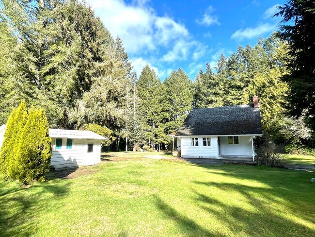 Foto del edificio - Nestled Away In Gig Harbor: A 3 Bedroom wi...