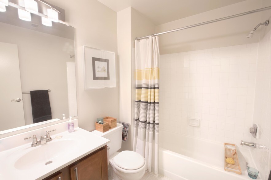 Kitchen Cabinets Bathroom Cabinetry Masterbrand View All 5 Images