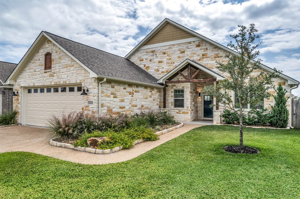 Foto principal - 15628 Shady Brook Ln